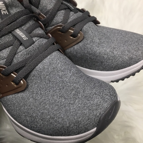 SOLD ON MERC.Nike women’s Air Bella Training shoes - Picture 5 of 8